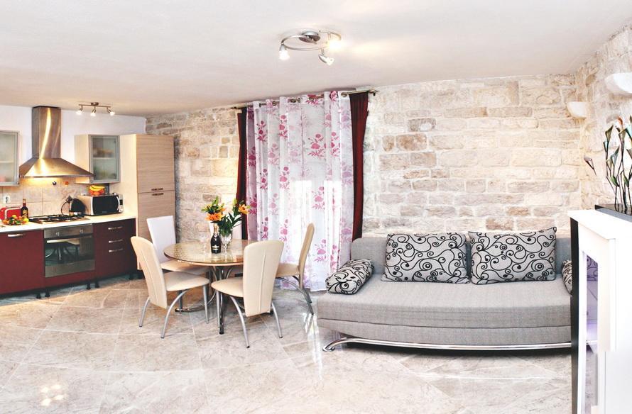 Apartment Romic Omis