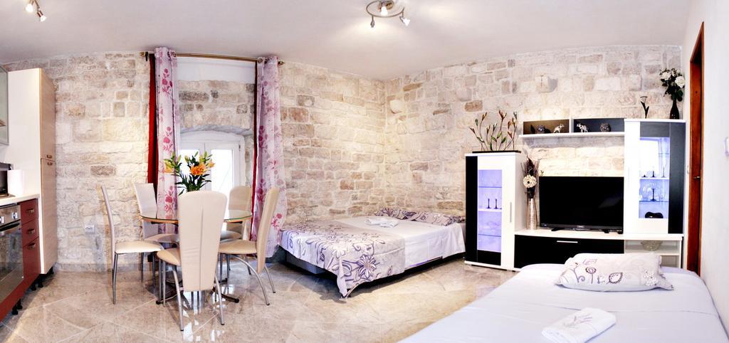 Romic Omis