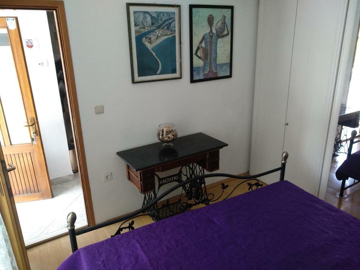 Romic Omis